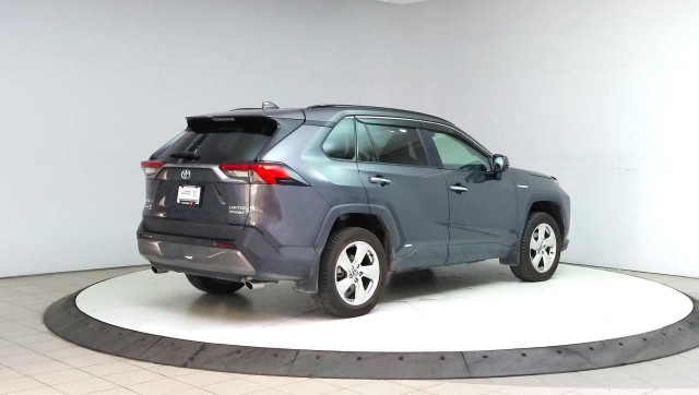 2020 Toyota RAV4 Hybrid Limited in Cars & Trucks in Lethbridge - Image 4