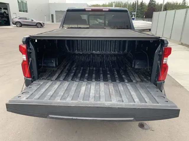 2019 Chevrolet Silverado 1500 RST dans Autos et camions dans Calgary - Image 25