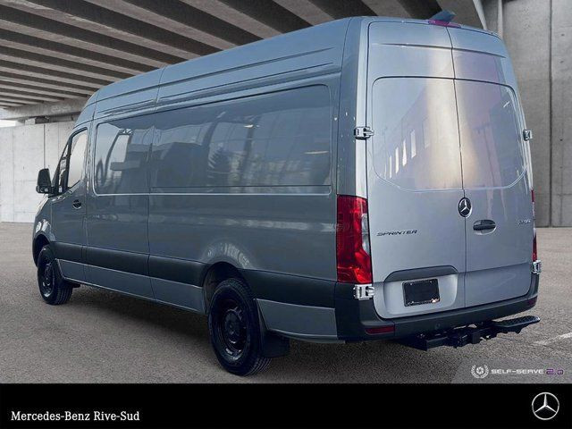 2025 Mercedes-Benz Sprinter 2500 170 Wheelbase High Roof RWD in Cars & Trucks in Longueuil / South Shore - Image 3