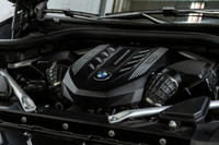 Francais: * Système de son Harman/Kardon * Freins M Sport rouges * Accès confort * Sièges ventilés *... (image 9)