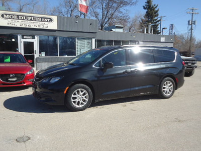 2017 Chrysler Pacifica LX, ONLY 92 000KMS!!