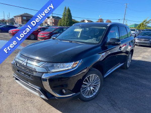 2020 Mitsubishi Outlander SEL PHEV- Sunroof, Leather, Reverse Camera, Alloy Wheels, Push Button Start, Heated Seats, & More!