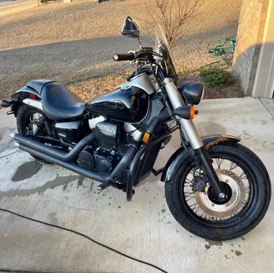 APPLY NOW: https://www.ridecollective.ca/get-pre-approved The 2011 Honda Shadow Phantom (model VT750...