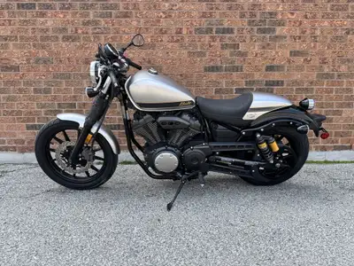 Super cool Yamaha Bolt C-Spec with two brand NEW tires, 950cc air-cooled v-twin engine, cafe-racer s...