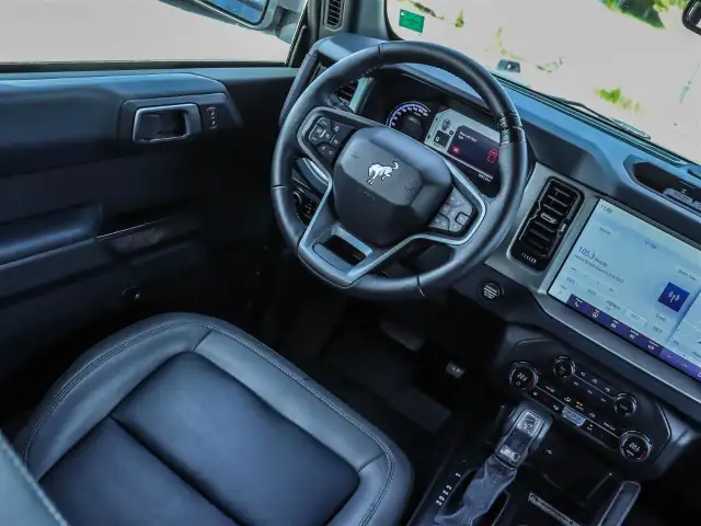 2024 Ford Bronco Outer Banks SASQUATCH PAKCAGE AND LUXURY PAC... dans Autos et camions dans Ottawa - Image 13