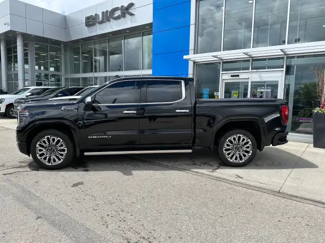 2023 GMC Sierra 1500 Denali Ultimate in Cars & Trucks in Markham / York Region - Image 9