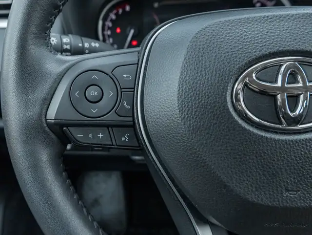 2024 Toyota RAV4 XLE XLE Premium, Dealer Maintained, Clean Ca... in Cars & Trucks in Markham / York Region - Image 8