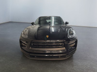 Decouvrez ce superbe Porsche Macan S 2022 au style sportif et raffine, presente dans un elegant noir... (image 1)
