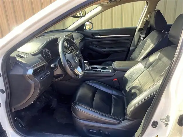 2019 Nissan Altima 2.5 Platinum AWD in Cars & Trucks in St. Albert - Image 11