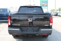 CLEAN CARFAX ACCIDENT FREE WELL MAINTAINED SAFETY INCLUDED LOCAL ONTARIO VECHILE The 2019 Honda Ridg... (image 5)