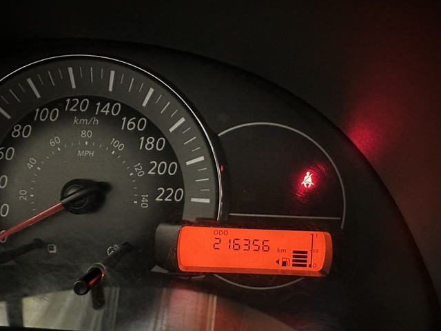 2015 Nissan Micra S in Cars & Trucks in Gatineau - Image 2