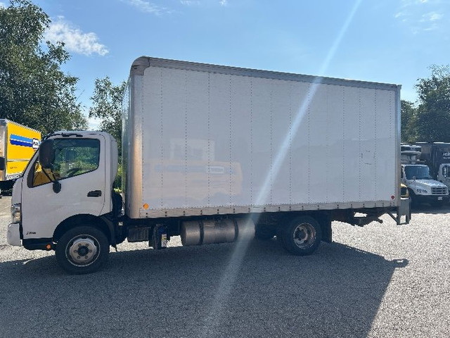 2018 Hino Truck 195 ALUMVAN in Heavy Trucks in Delta/Surrey/Langley - Image 4