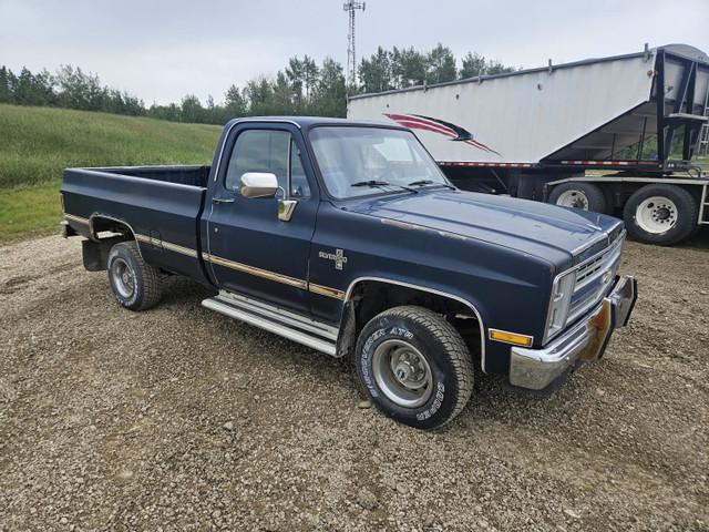1986 Chevrolet Silverado in Cars & Trucks in Edmonton - Image 2