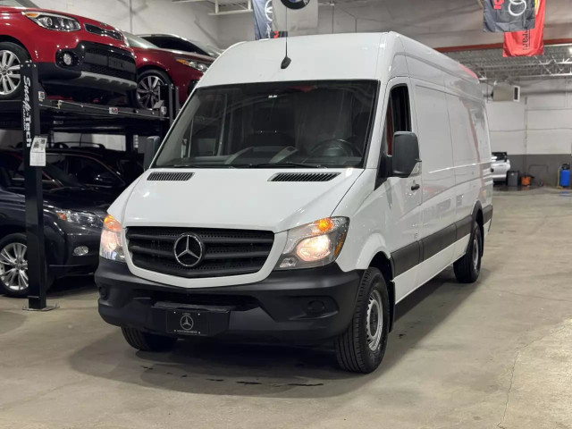 2018 MERCEDES-BENZ Sprinter 2500 HIGH ROOF 170'' in Cars & Trucks in City of Montréal - Image 2