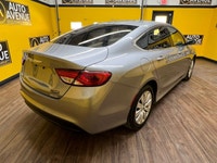 CHECK OUT THIS 2015 CHRYSLER 200 LX! A PERFECT OPTION FOR DRIVERS LOOKING FOR A COMFORTABLE AND STYL... (image 4)