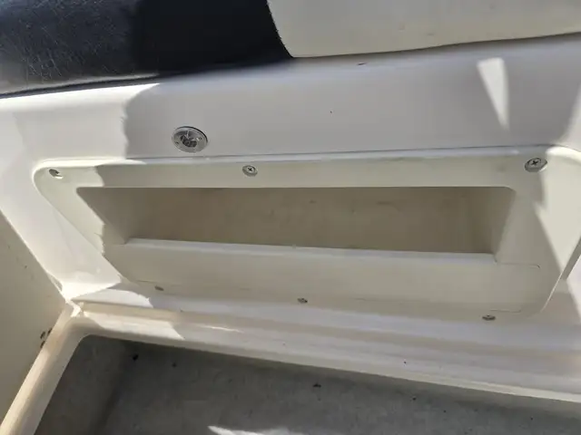 2005 Rinker Boat Co CAPTIVE 212 CAPTAINS CALL COSRCA EXHAUST FIN in Powerboats & Motorboats in Saskatoon - Image 26