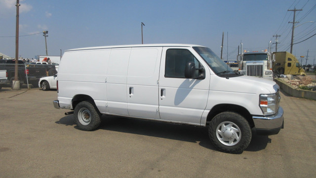 2009 FORD E-350 RWD CARGO VAN in Heavy Equipment in Vancouver - Image 4