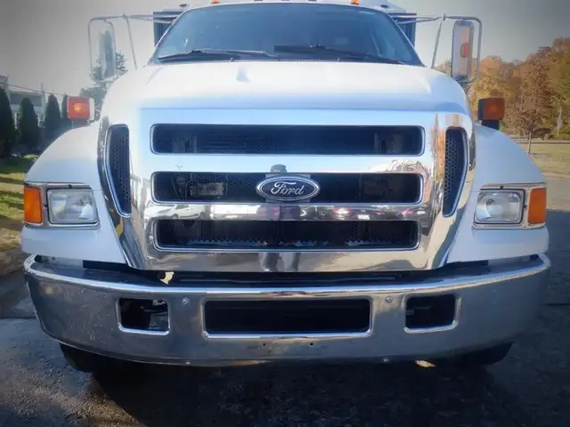 2006 ford F-650 Vacuum Truck 2WD Diesel in Heavy Trucks in Richmond - Image 15