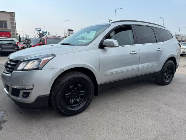2017 CHEVROLET Traverse LT in Cars & Trucks in Laval / North Shore - Image 4