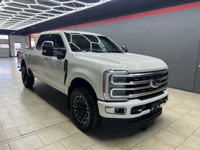 2023 Ford Super Duty F-350 SRW in Cars & Trucks in Edmonton - Image 3