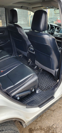 2019 Toyota Highlander XLE ALL WHEEL DRIVE. Clean Carfax, ONE single Owner. See the ad? The vehicle... (image 8)