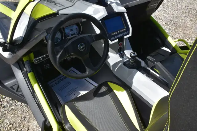 2018 Polaris Other in Street, Cruisers & Choppers in Calgary - Image 13