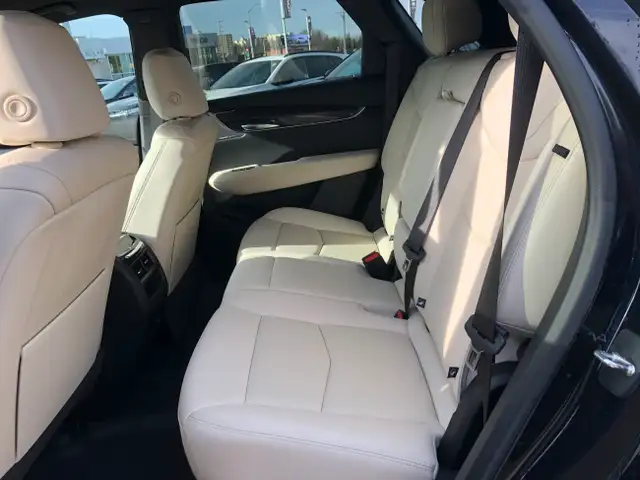 2021 Cadillac XT5 AWD Sport in Cars & Trucks in London - Image 12