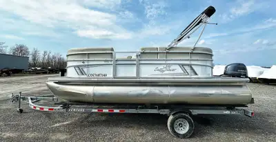 B139- 2021 Sunchaser Vista 18LR Designed for easy access and comfortable cruising, the SunChaser Vis...