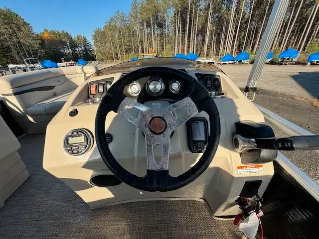 2018 18' BENNINGTON PONTOON 25HP 4-STROKE EFI in Powerboats & Motorboats in Peterborough - Image 21