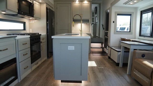 2025 Brinkley Model Z 3100 in Travel Trailers & Campers in Ottawa - Image 4