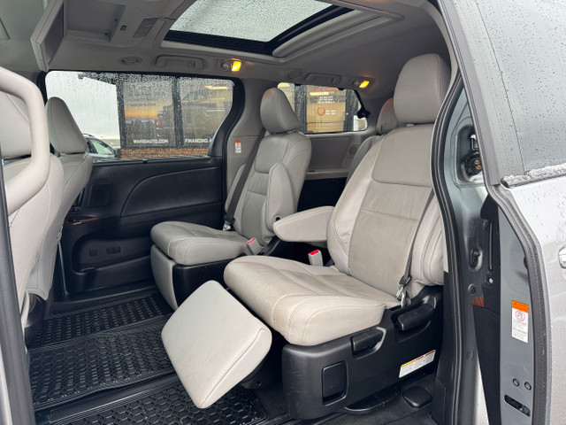 2017 Toyota Sienna Limited 7 Passenger in Cars & Trucks in Lethbridge - Image 4