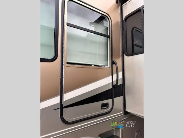 2011 Tiffin Motorhomes Open Road Allegro 32CA 53K Milles Best Pr in RVs & Motorhomes in Moncton - Image 41