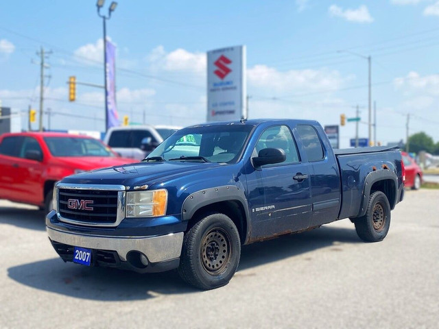 2007 GMC Sierra 1500 Work Truck Extended Cab in Cars & Trucks in Barrie