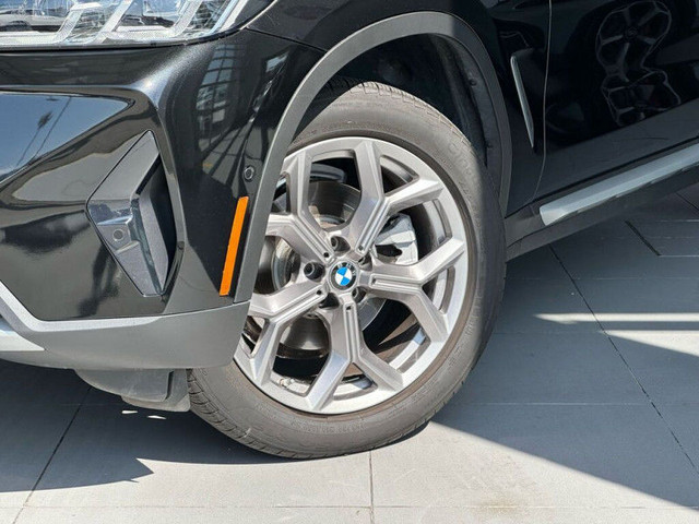 2022 BMW X4 xDrive30i in Cars & Trucks in Vancouver - Image 2