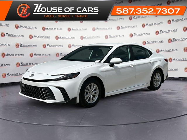 2025 Toyota Camry SE / Heated Seats / Back up Camera in Cars & Trucks in Calgary