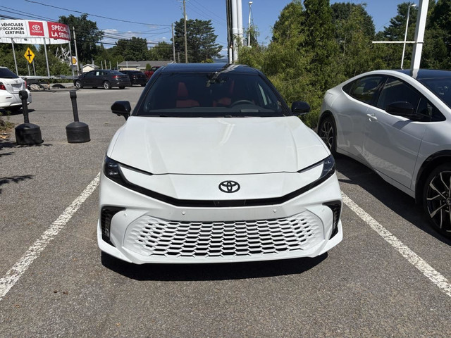 Toyota Camry XSE HYBRIDE AWD 2025 - DEMONSTRATEUR - dans Autos et camions  à Ville de Québec - Image 3