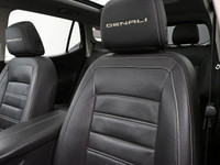 LOADED DENALI! WELL OPTIONED WITH HEATED/VENTED LEATHER, HEATED STEERING WHEEL, HEAD UP DISPLAY, PAN... (image 7)