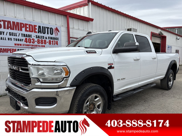 2019 Ram 3500 BIGHORN | 4X4 | CREW CAB | LONG BOX | BED LINER |  in Cars & Trucks in Calgary