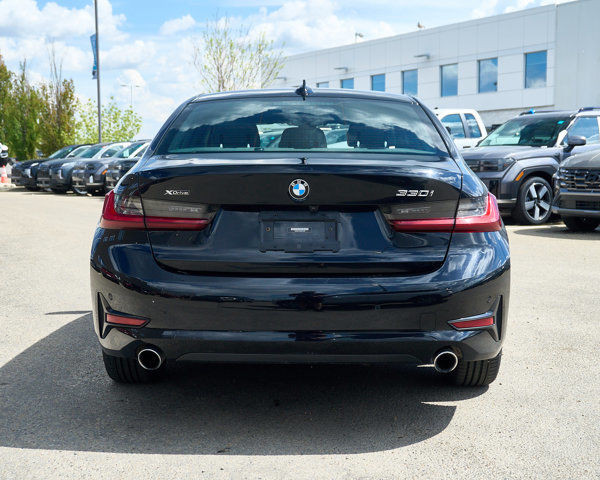2022 BMW 3 Series 330i xDrive | AWD | 2.0L Turbo | Sunroof in Cars & Trucks in Edmonton - Image 4