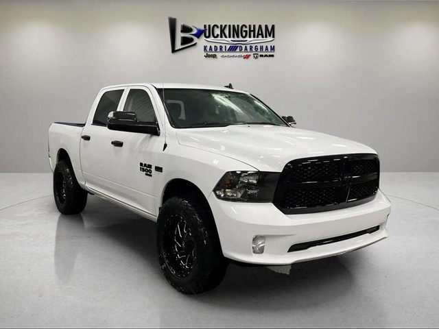 2020 Ram 1500 Classic Express 4x4 Crew Cab 5'7 Box in Cars & Trucks in Gatineau - Image 3