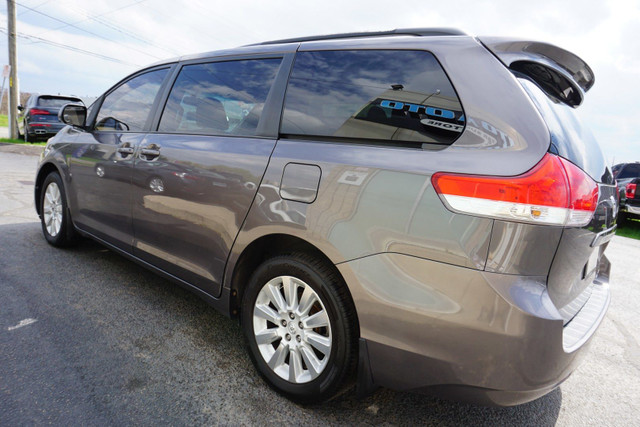 2013 Toyota Sienna in Cars & Trucks in Oakville / Halton Region - Image 4