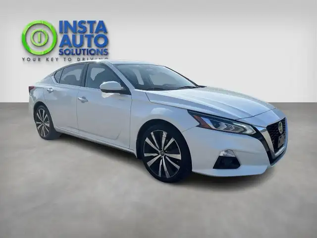 2019 Nissan Altima 2.5 Platinum AWD in Cars & Trucks in St. Albert - Image 4