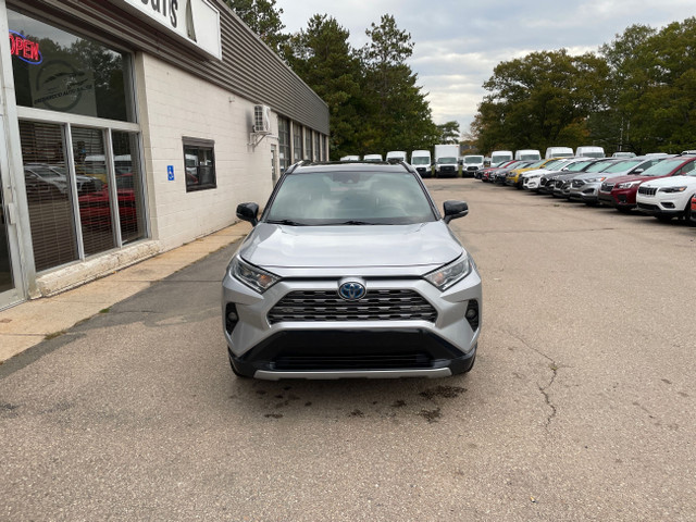 2020 Toyota RAV4 Hybrid XLE CLEAN CARFAX -XSE-Leather-Navigat... in Cars & Trucks in Annapolis Valley - Image 3