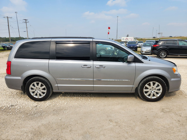 2013 Chrysler Town & Country Touring POWER DOORS!! BC VEHICLE!! in Cars & Trucks in Winnipeg - Image 2