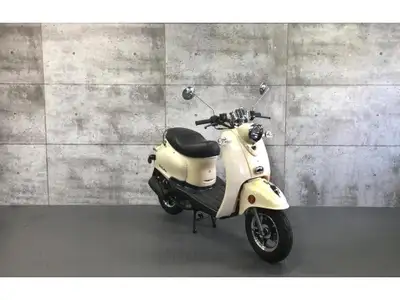 2022 Scootterre SOLISTA Les photos peuvent être à titre indicatif et sans inscription. Les promotion...