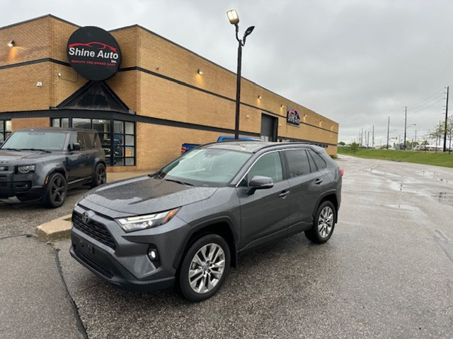 2023 Toyota RAV4 XLE AWD 1 Owner Sunroof Leather Navigation in Cars & Trucks in Mississauga / Peel Region