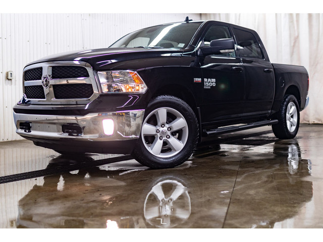 2022 Ram 1500 Classic 4x4 Crew Cab SLT Nav Roof BCam in Cars & Trucks in Calgary - Image 4