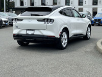 This 2022 Mach E Premium has an Star White exterior and Grey Activex seats with seating for 5. Equip... (image 7)