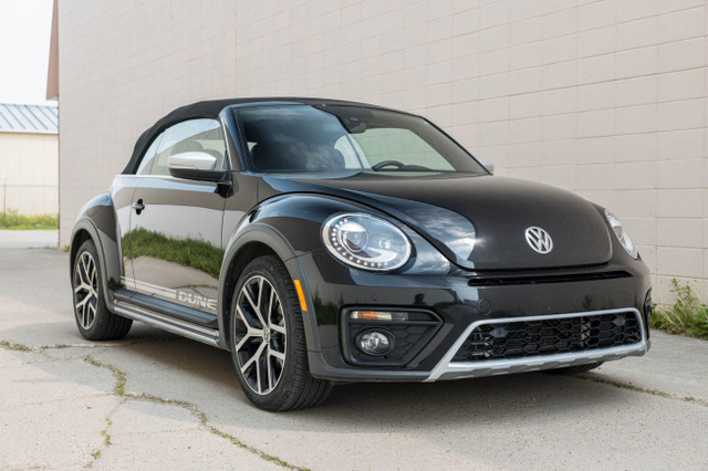 2017 Volkswagen Beetle 2dr Conv Dune in Cars & Trucks in Edmonton - Image 3