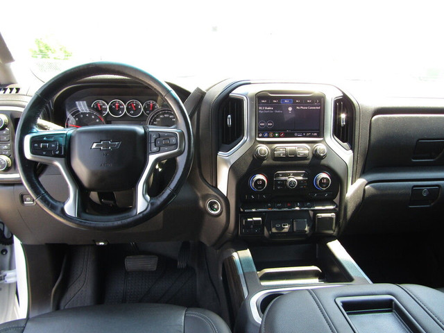 2021 Chevrolet Silverado 1500 RST 4WD CREW CAB 6.2L in Cars & Trucks in Calgary - Image 2